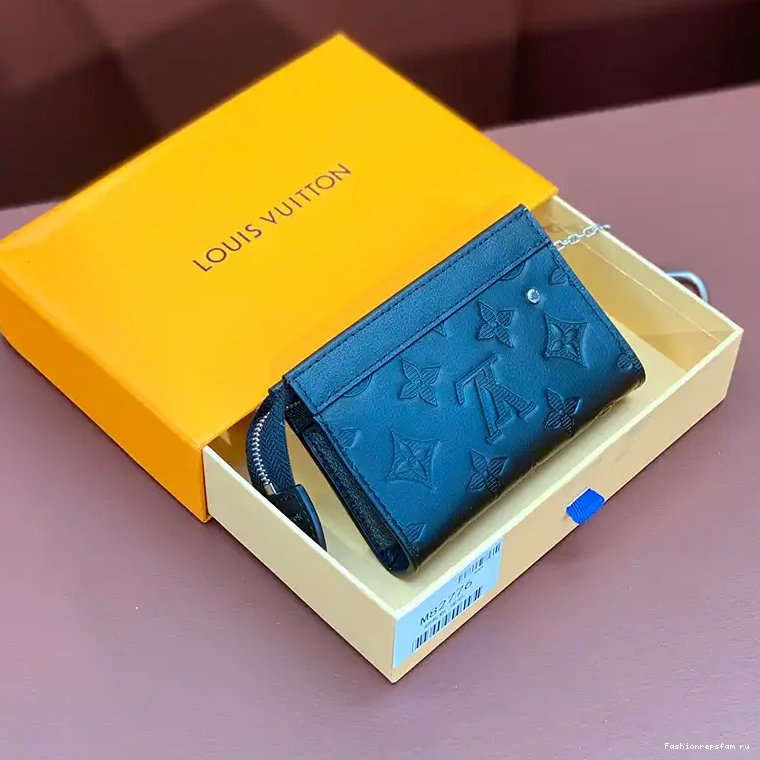 Fashionrepsfam ru LV 2312YA0029 Bags 0804